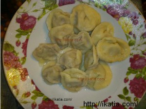 пельмени в тарелке домашние